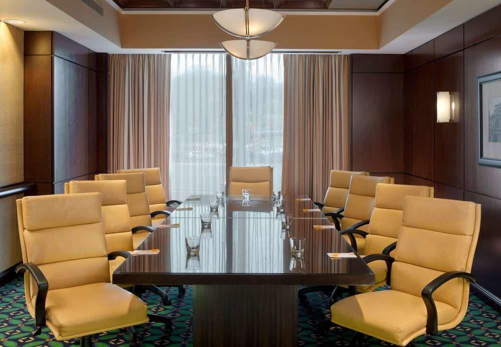 Courtyard Crystal City/reagan National Airport Hotel 3*