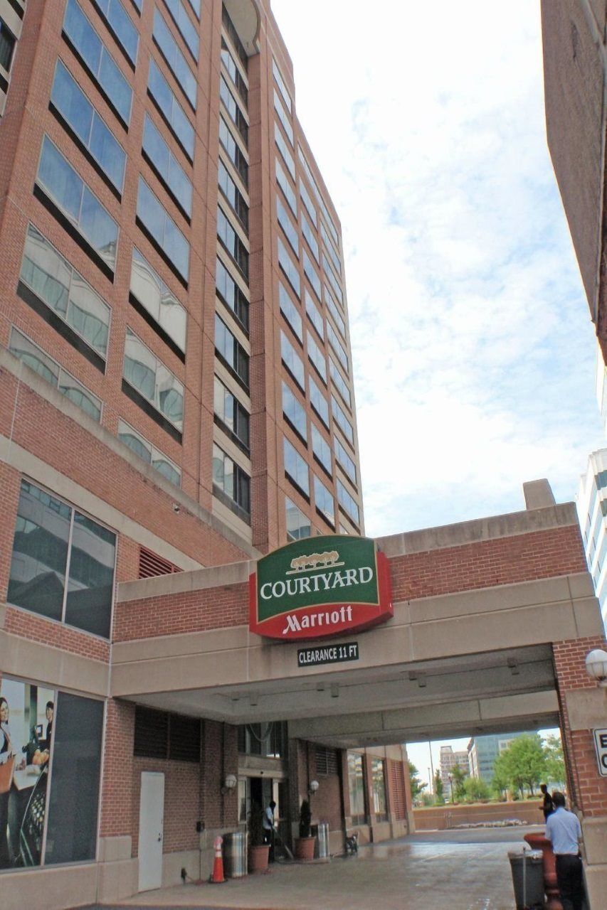Courtyard Crystal City/reagan National Airport 3*